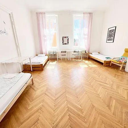 Apartamento Sunny Rooms Brno Centre - 10 Min Walk To Main Square, Quiet Streets, Free Wi-Fi Brno