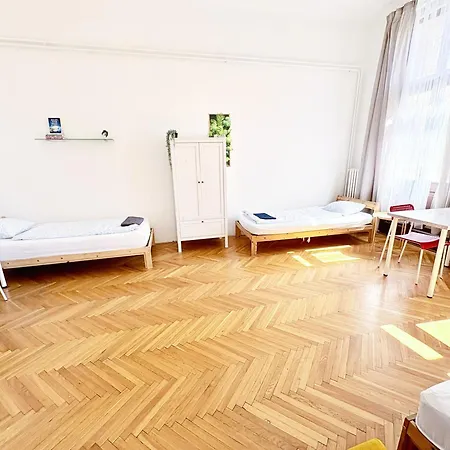 Sunny Rooms Brno Centre - 10 Min Walk To Main Square, Quiet Streets, Free Wi-Fi
