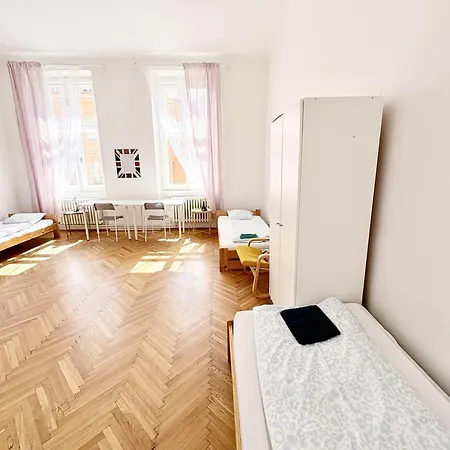 Sunny Rooms Brno Centre - 10 Min Walk To Main Square, Quiet Streets, Free Wi-Fi *