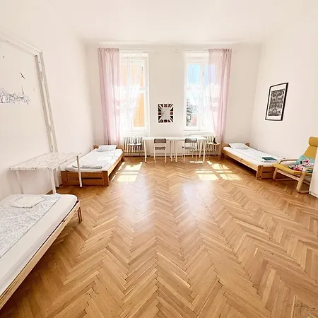 Sunny Rooms Brno Centre - 10 Min Walk To Main Square, Quiet Streets, Free Wi-Fi Apartamento