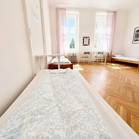 Sunny Rooms Brno Centre - 10 Min Walk To Main Square, Quiet Streets, Free Wi-Fi Apartamento