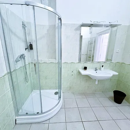 Sunny Rooms Brno Centre - 10 Min Walk To Main Square, Quiet Streets, Free Wi-Fi Apartamento