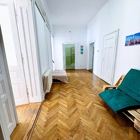 Sunny Rooms Brno Centre - 10 Min Walk To Main Square, Quiet Streets, Free Wi-Fi Apartamento *