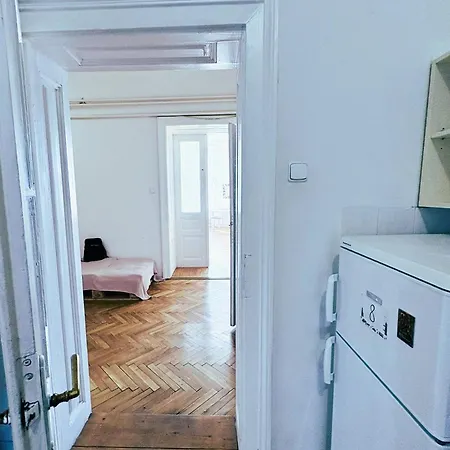 Sunny Rooms Brno Centre - 10 Min Walk To Main Square, Quiet Streets, Free Wi-Fi