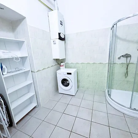 Sunny Rooms Brno Centre - 10 Min Walk To Main Square, Quiet Streets, Free Wi-Fi Apartamento *