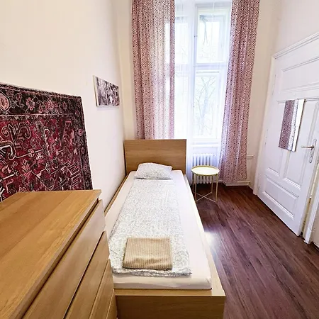 Sunny Rooms Brno Centre - 10 Min Walk To Main Square, Quiet Streets, Free Wi-Fi Apartamento