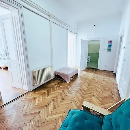 Sunny Rooms Brno Centre - 10 Min Walk To Main Square, Quiet Streets, Free Wi-Fi Apartamento