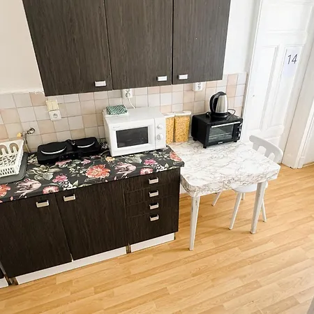 Sunny Rooms Brno Centre - 10 Min Walk To Main Square, Quiet Streets, Free Wi-Fi *