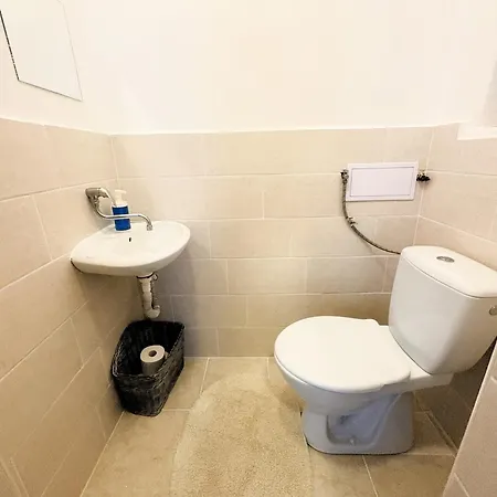 Apartamento Sunny Rooms Brno Centre - 10 Min Walk To Main Square, Quiet Streets, Free Wi-Fi *
