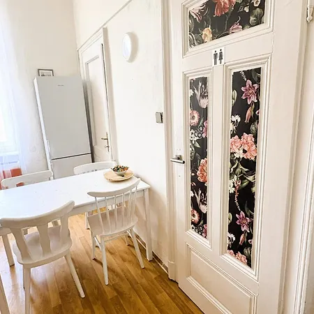 Apartamento Sunny Rooms Brno Centre - 10 Min Walk To Main Square, Quiet Streets, Free Wi-Fi