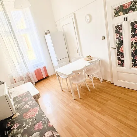 Sunny Rooms Brno Centre - 10 Min Walk To Main Square, Quiet Streets, Free Wi-Fi Brno